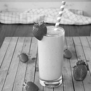Hazelnut Strawberry Shake (250Ml) 