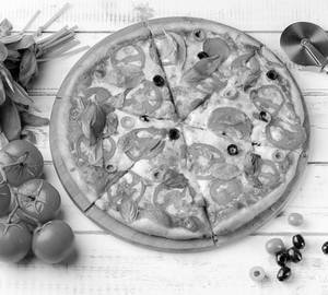 Tomato pizza
