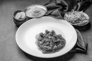 Jardaloo Salli Chicken