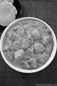 Dum Aloo Banarasi