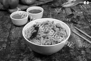 Schezwan Mushroom Fried Noodles