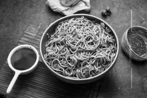 Egg Hakka Noodles