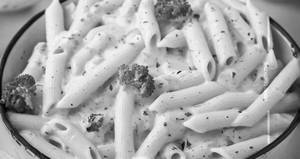 White sauce pasta