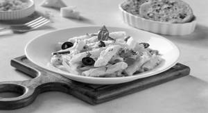 PENNE ALFREDO  (WHITE SAUCE )