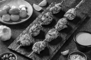 Lasooni Murgh Tikka (8 Pcs)