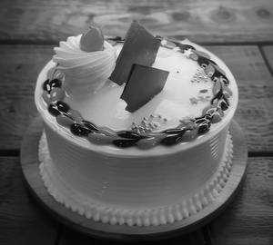 Eggless Pineapple Cake (1 Pound)