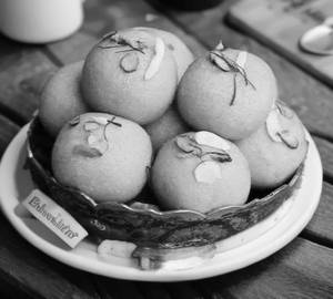 Besan ladoo [1 kg]