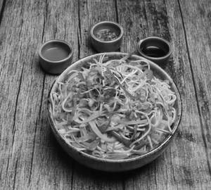 Veg Chilli Garlic  Noodles
