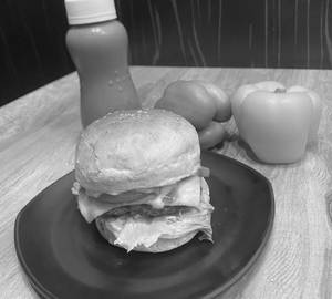 Peri peri paneer burger