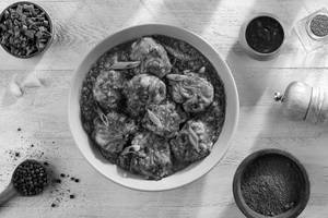 Schezwan Basil Chicken Wheat Momos