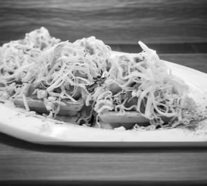 Sevpuri With Cheese