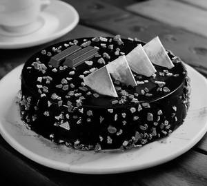 Kitkat Chocolate Truffel Cake