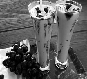 Blackcurrant milkshake