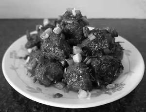 Chicken Manchurian Dry (350 gms) (8 Pcs)