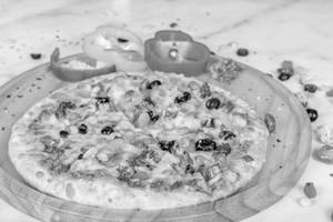 Cheese Paneer Tikka Pizza