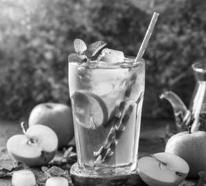 Green apple mint mojito