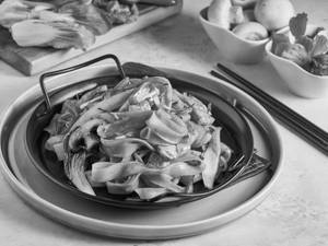Drunken Noodles - Mushroom (Serves 1-2)