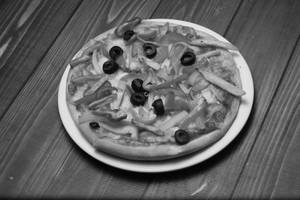 Cheese Onion And Capsicum Pizza 6 Inches