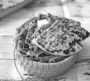 Stuffed Kulcha (Cottage Cheese)