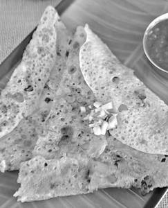 ONION RAVA DOSAI
