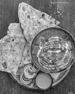 Kadai Paneer With Butter Naan