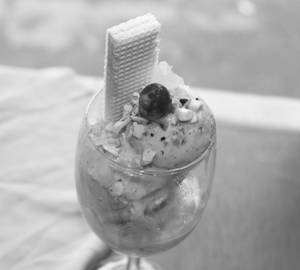 Dry Fruit Triple Sundae