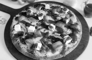 Paneer Chilly Pizza