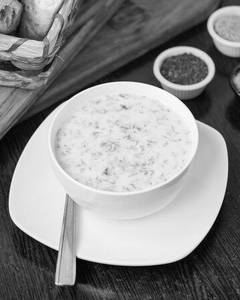 Burnt garlic raita