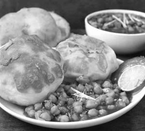 Chole Poori  4 Nos.