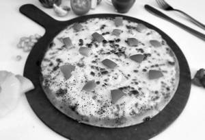 Margherita Cheese And Tomato Pizza