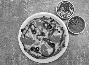 Red Paprika Pizza