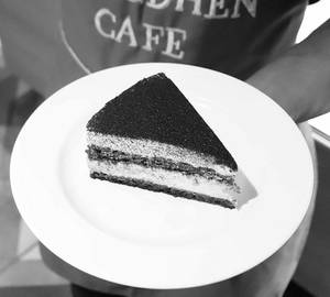 Tiramisu Cake