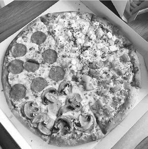 Spicy Treat Pizza [8 Inches]
