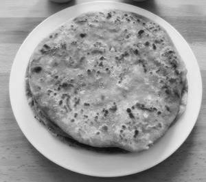 Gobi Parathaa 1pcs (with Dahi)