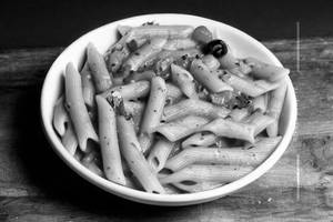 Rad sauce pasta