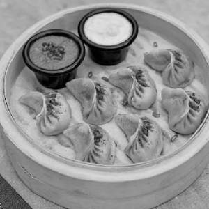 Chicken Stream Paradise Momos (8Pcs)
