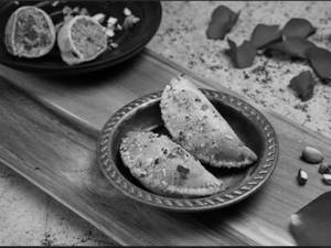 Gujiya - 2 Pcs