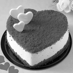 Fresh cream red velvet cake