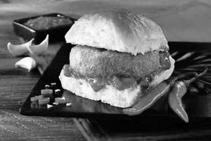 Schezwan Vadapav.