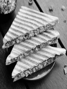 Chilli Paneer Sandwich