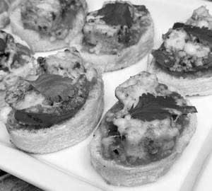 Sunrisers Hyderabadi Veggie Crostini