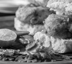 Classic vada pav