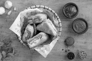 Chilli Garlic Cheese Bread Pakoda