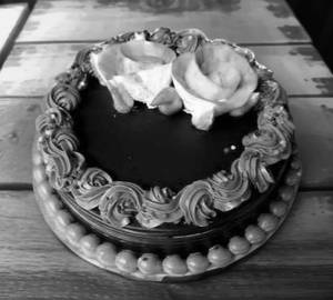 Regular Chocolate Cake (500Gm)