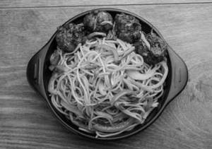 Veg Manchurian Combo With Noodles (serves One)