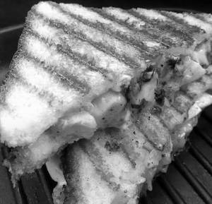 Grilled Egg & Cheese Sandwich (1 Pc)