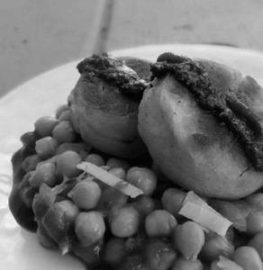 Chola Aloo Tikki Combo (serves One)