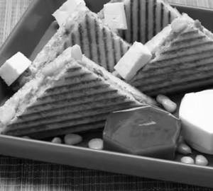 Jain Corn And Paneer Sandwich