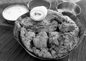 Donne maratha chilli chicken biryani
