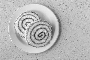 Roll cake